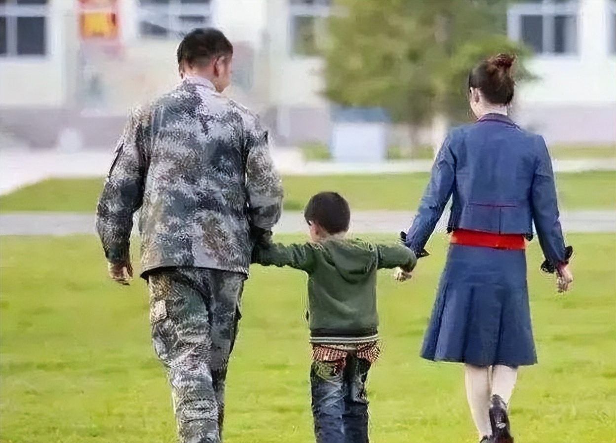 部队现役军人户口,现役军人的户籍问题