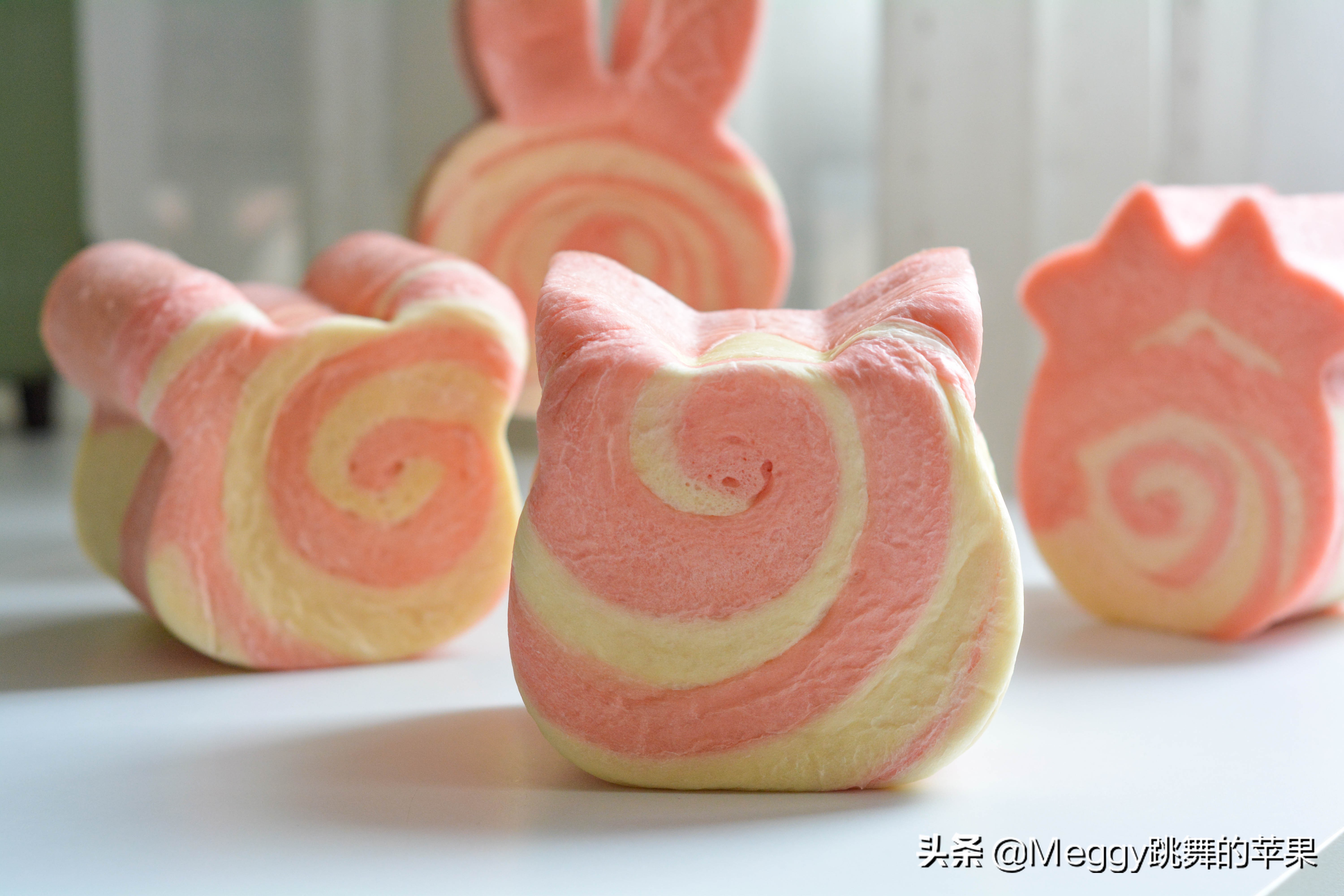 4款有颜有料又好吃的夹心面包,超好吃的紫米夹心炼乳面包推荐