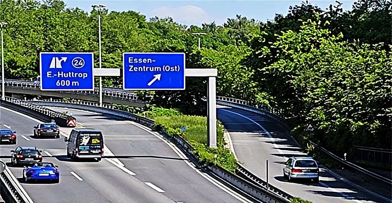 高速公路3000公里免费何时开始,国务院2020高速费免费时间