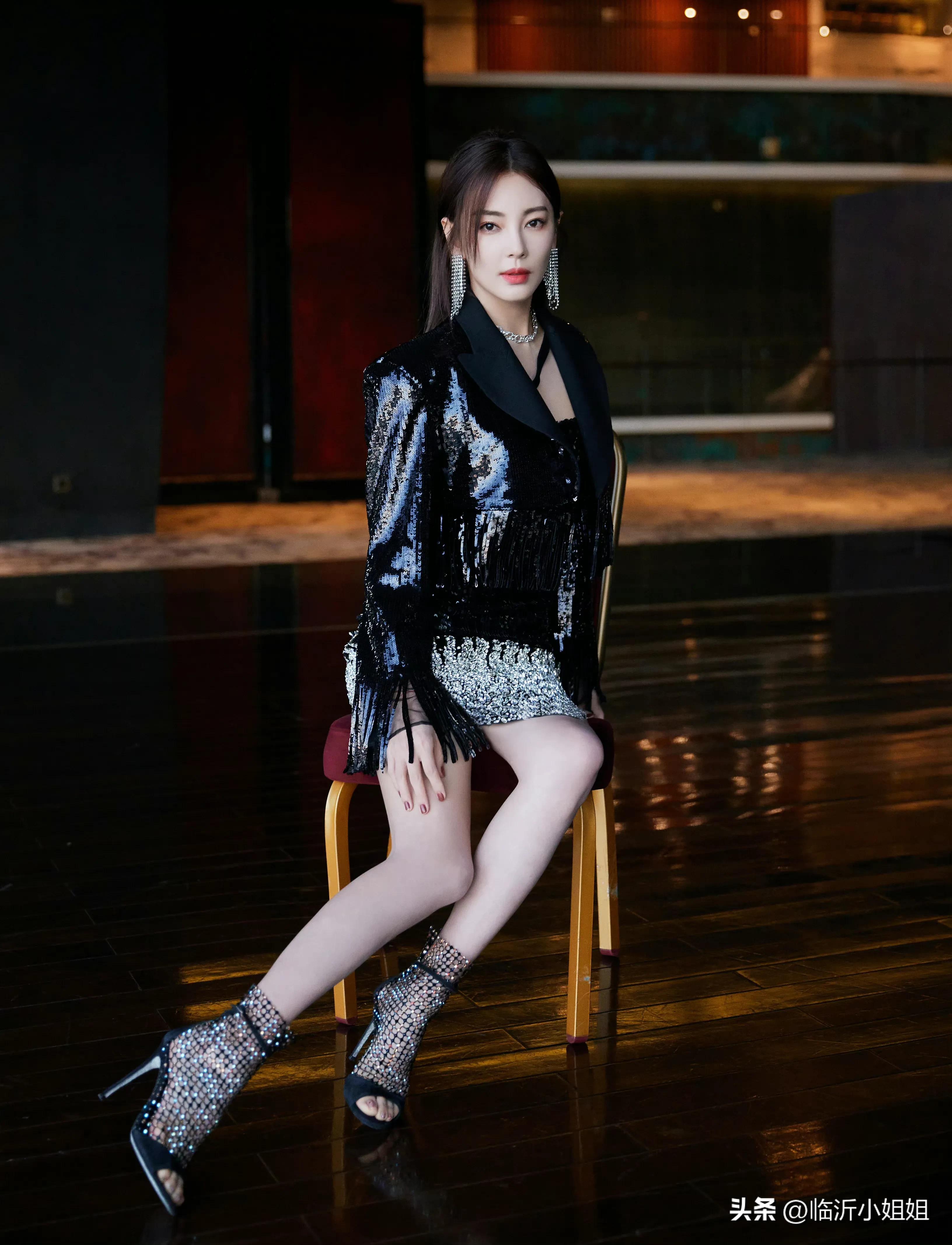 张雨绮火爆女神美到让人窒息,惊艳写真照片张雨绮