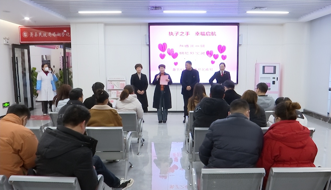 宾阳520婚姻登记处排长龙领证,百色婚姻登记处迎来领证小高峰