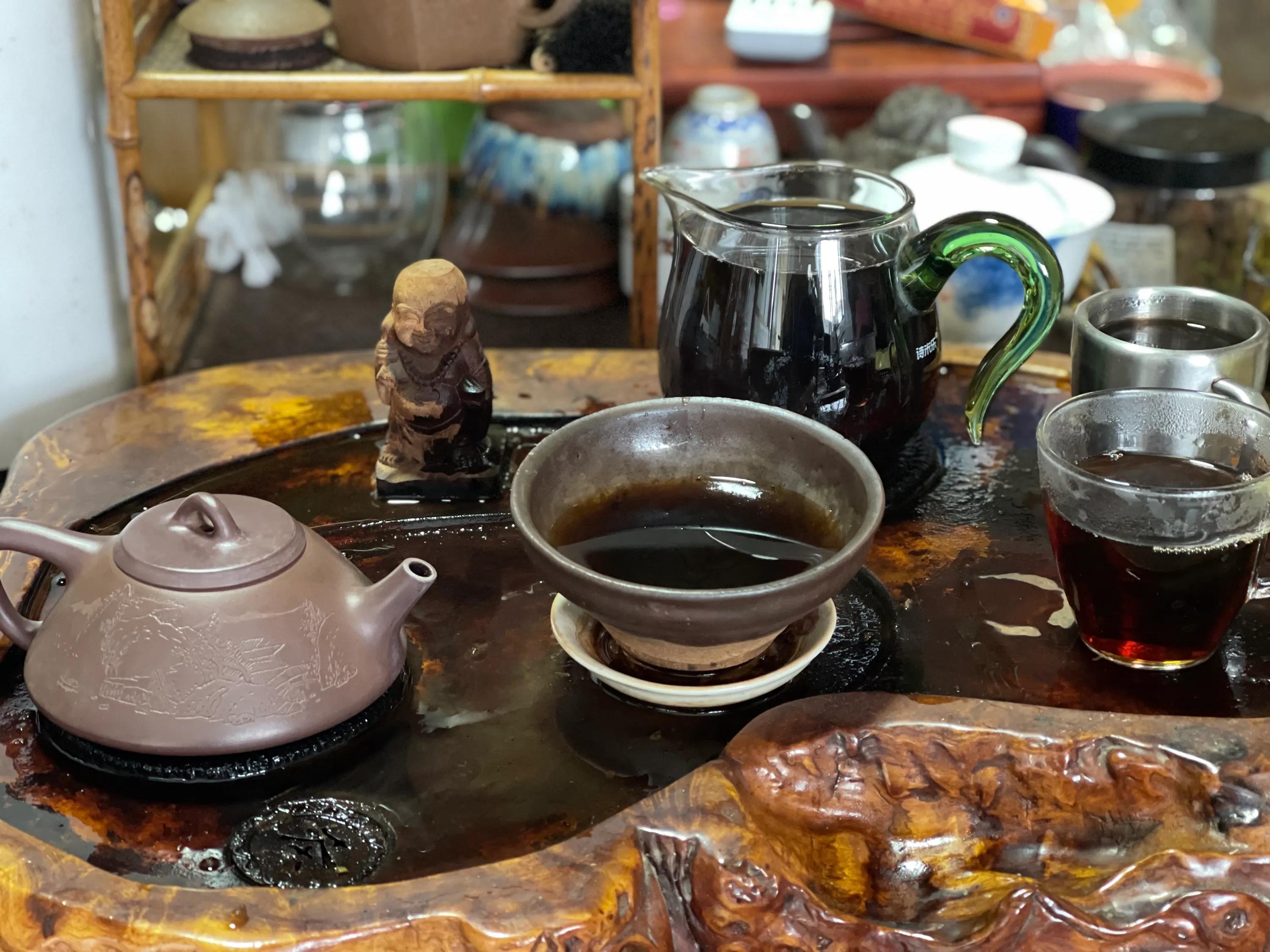 喜欢喝茶了是不是心态变了,爱喝茶的人都会挑选一块的茶盘