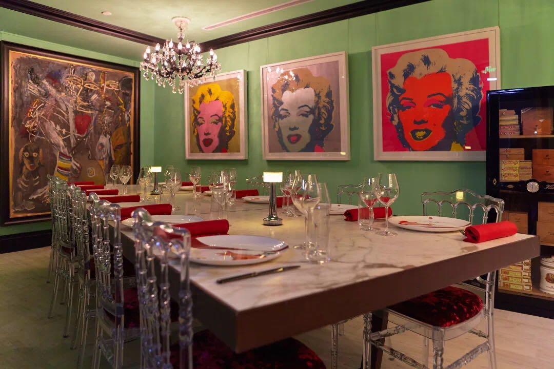 配备一星米其林黑珍珠餐厅,比米其林黑珍珠高端的餐厅