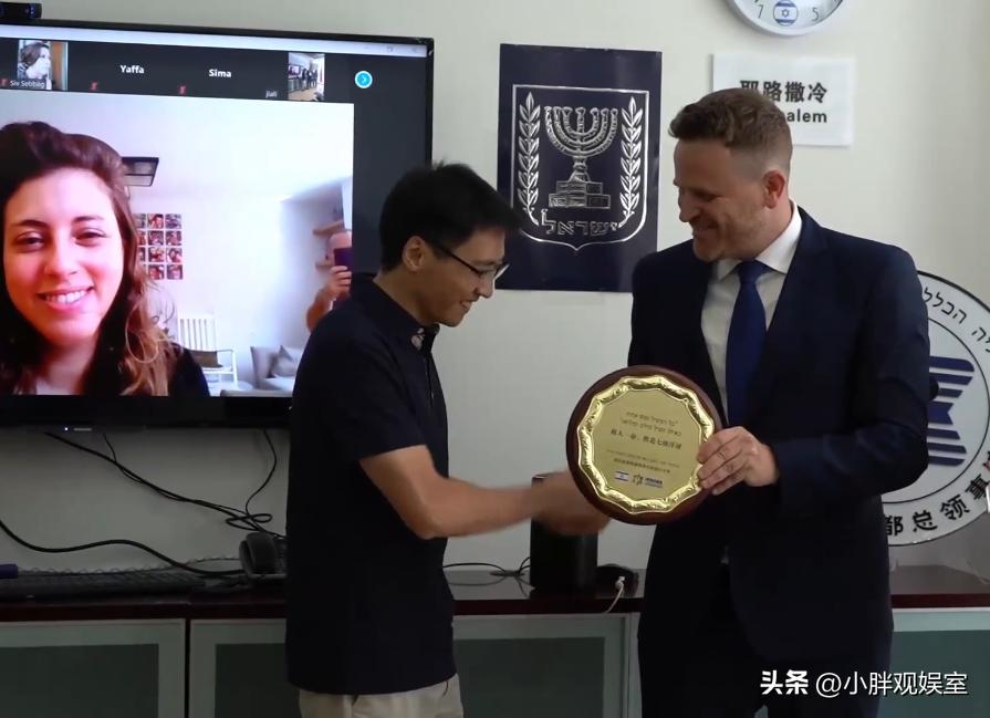 汶川地震救下的以色列女孩,08年汶川地震女孩救男孩图片