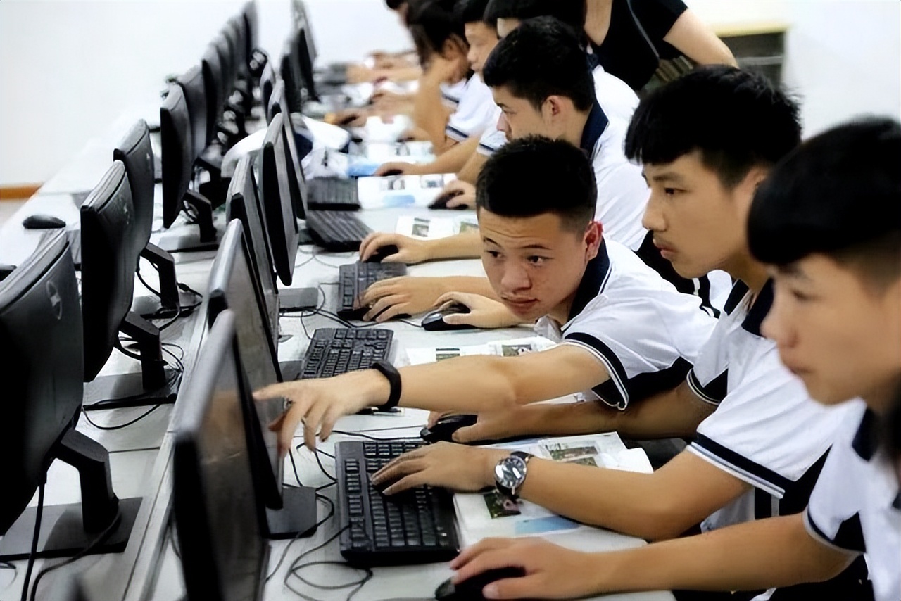 三年制大专和五年制大专学历区别,五年制大专和三年大专学历一样吗