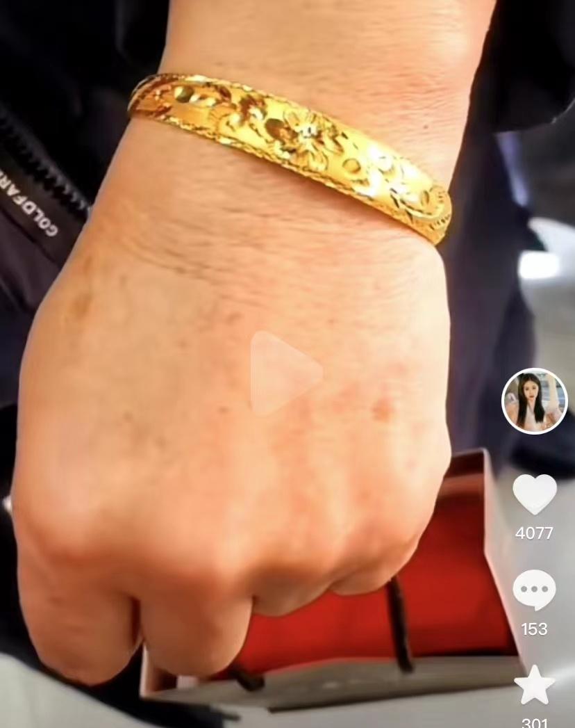 陈萌送大衣嫂母亲节礼物,陈萌大衣嫂最新视频