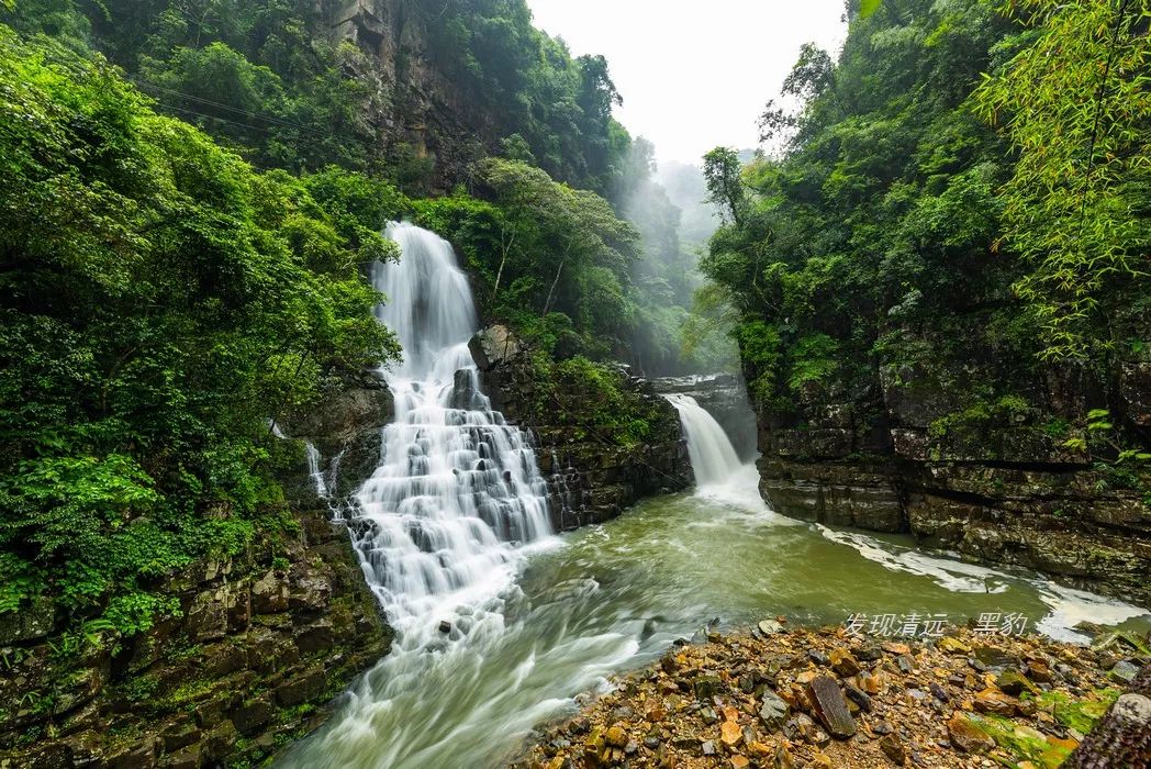 户外徒步登山赏冰瀑,广东户外徒步登山风景最美