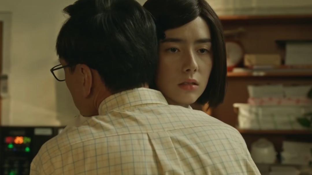 被初中班主任性侵后，一个女孩的自救之路