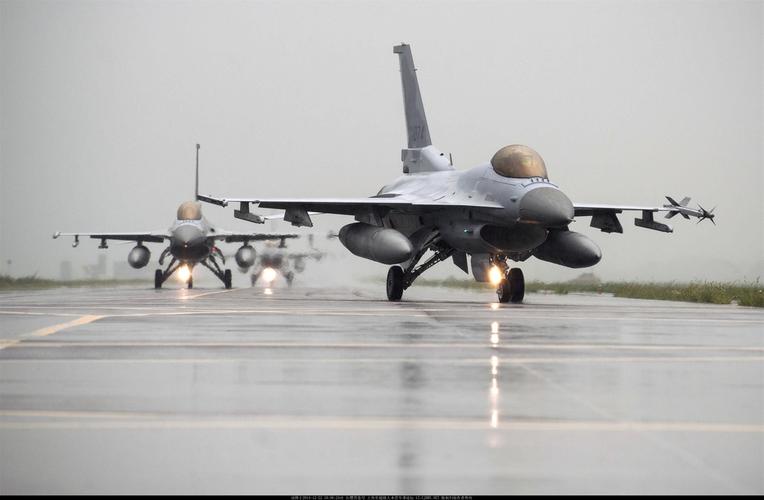 全球顶尖十大战斗机飞行员,世界顶级单发四代战斗机