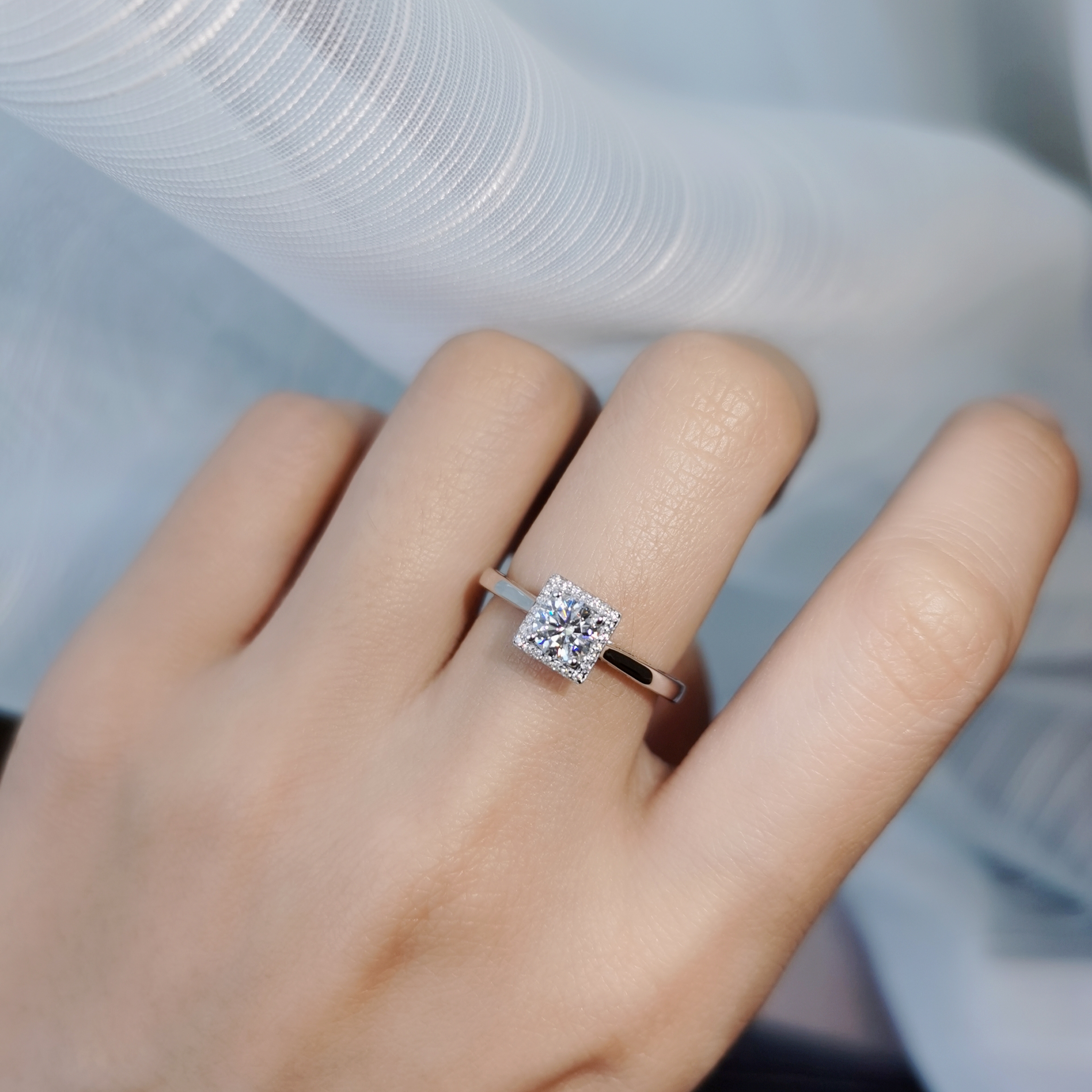 什么品牌的莫桑钻最好,买莫桑钻什么品牌靠谱