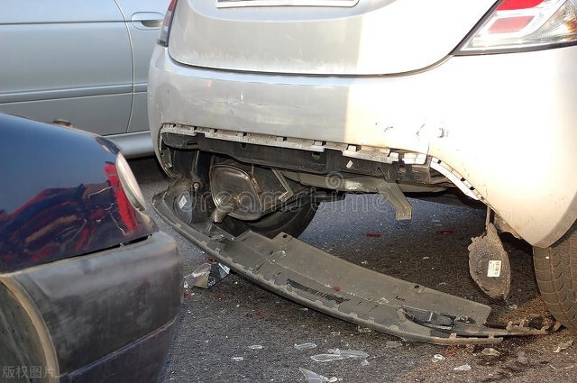 交通事故追尾法律条款,交通法律案例追尾