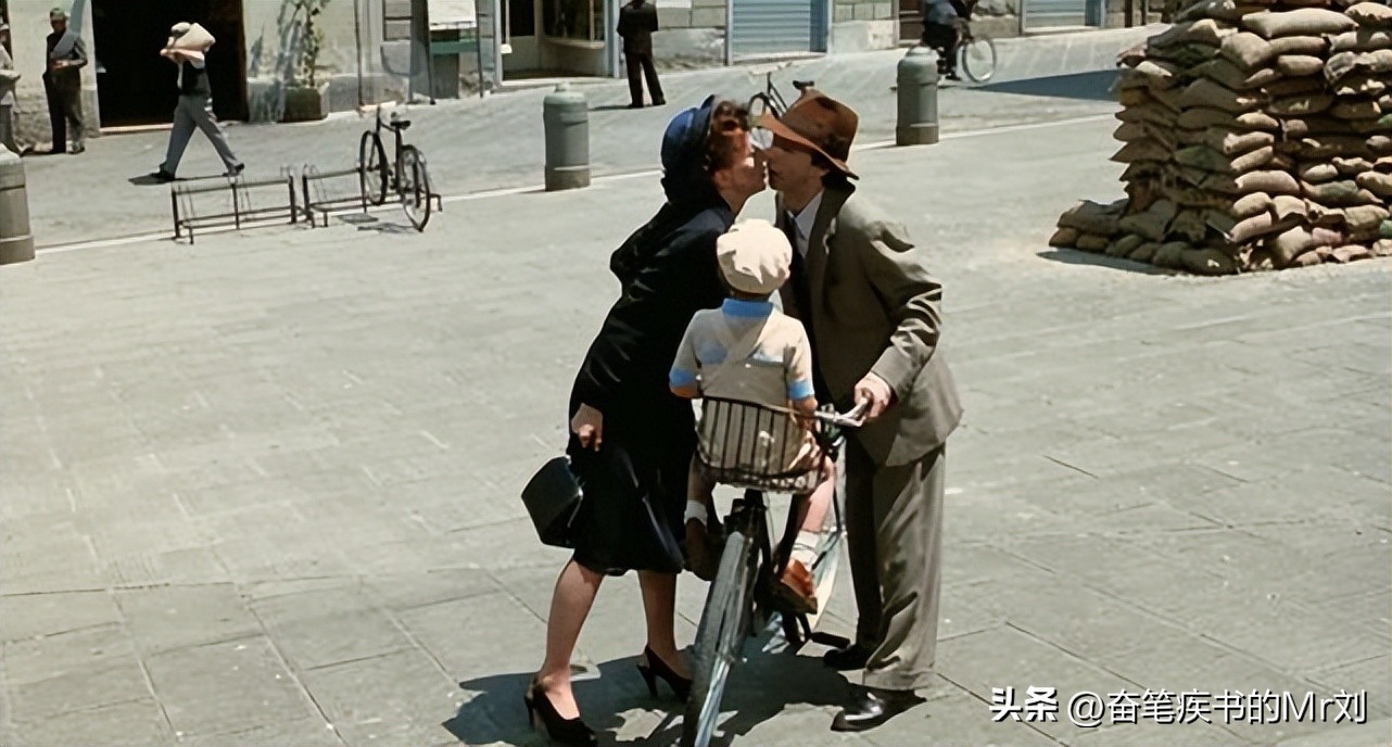 事实证明，《美丽人生》完美展现了罗伯托·贝尼尼电影中的爱与美