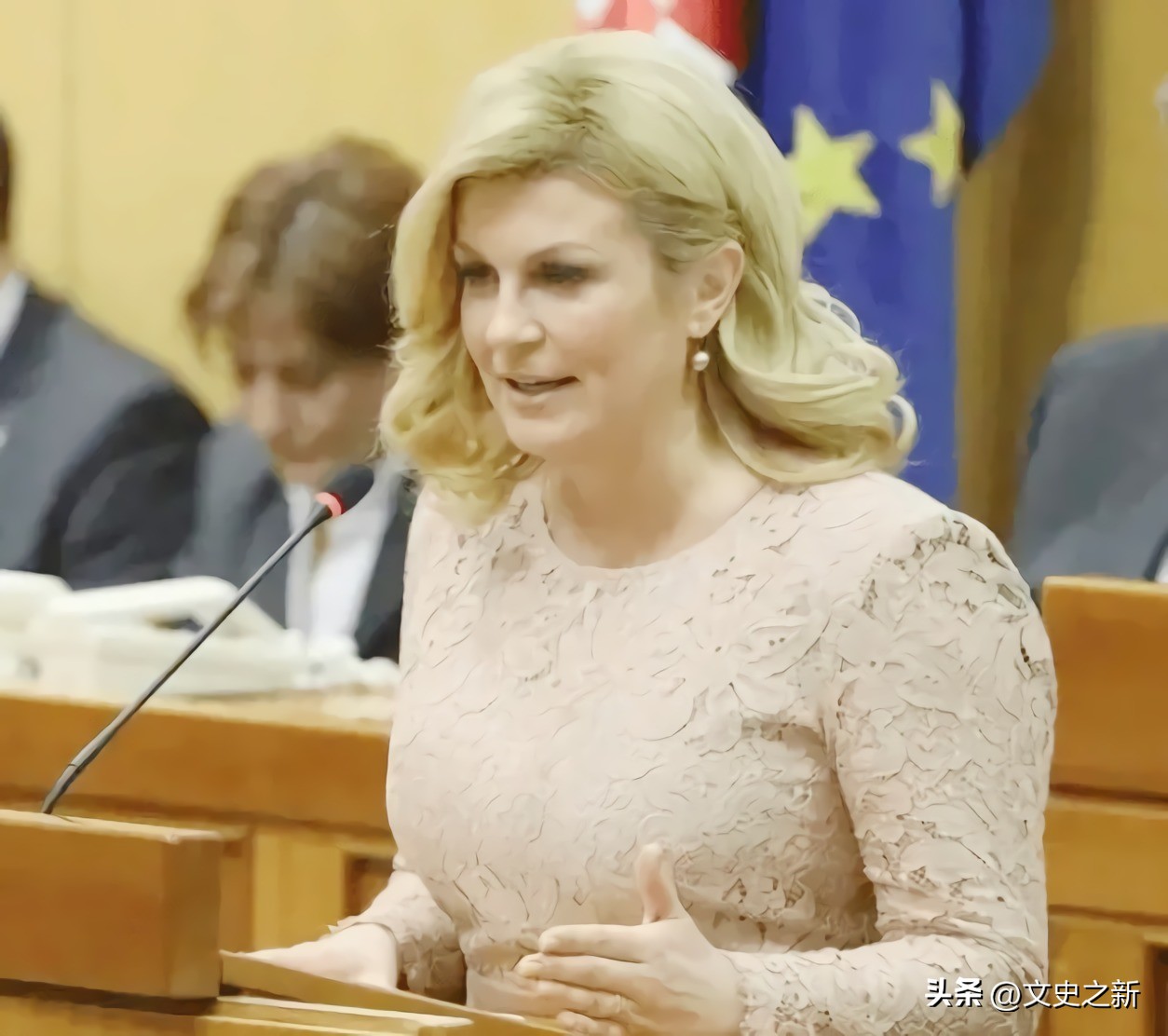 科琳达身材,克罗地亚美女总统亲自助阵世界杯