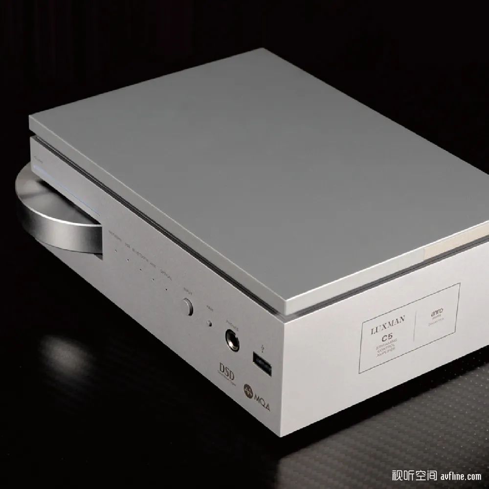 新瓶装新酒时尚实用的数播：LUXMANC5数播解码前级一体机