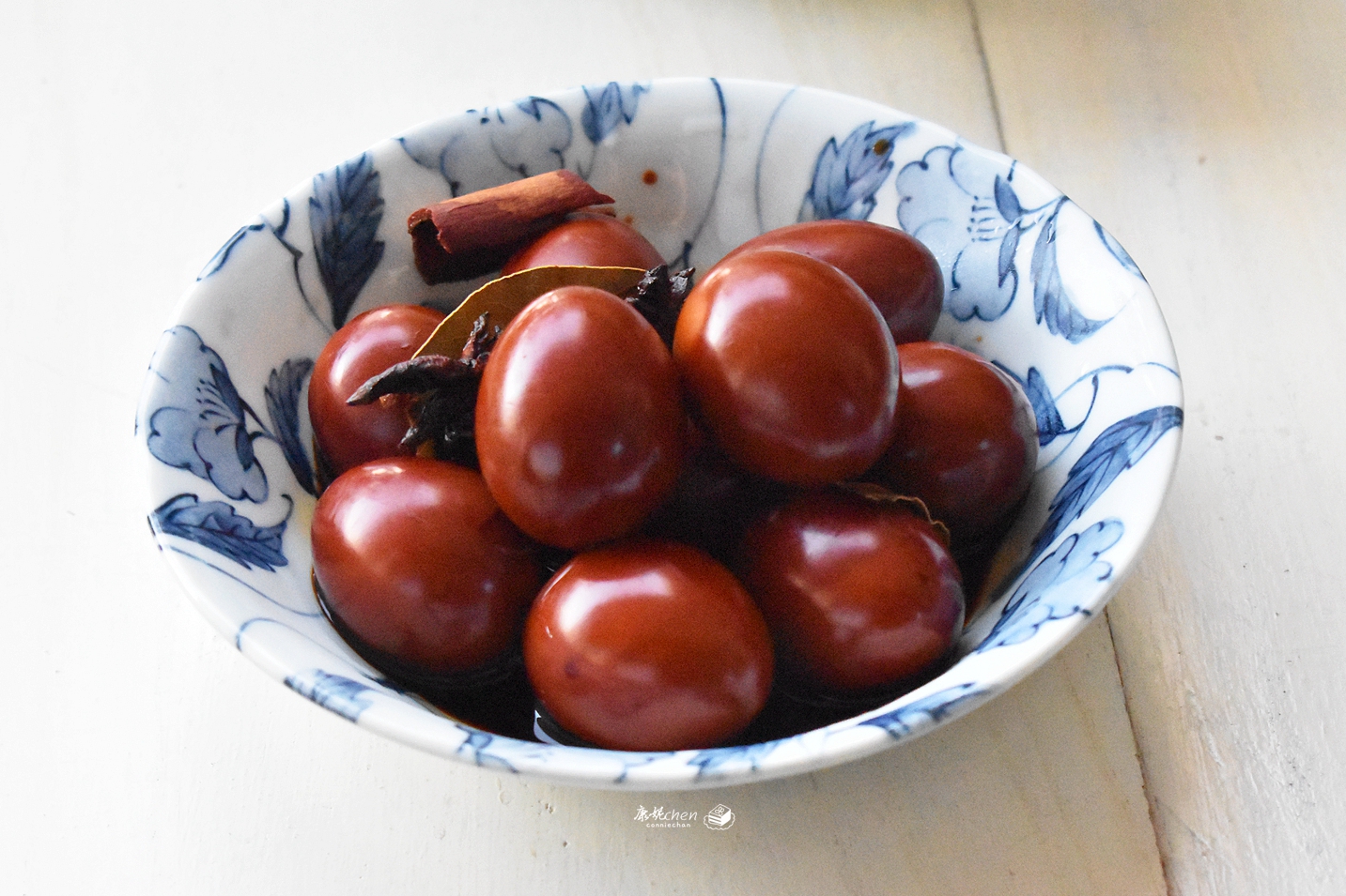 卤鸡蛋可以放在卤水里面泡一夜吗,卤鸡蛋可以一直在卤水里泡着吗