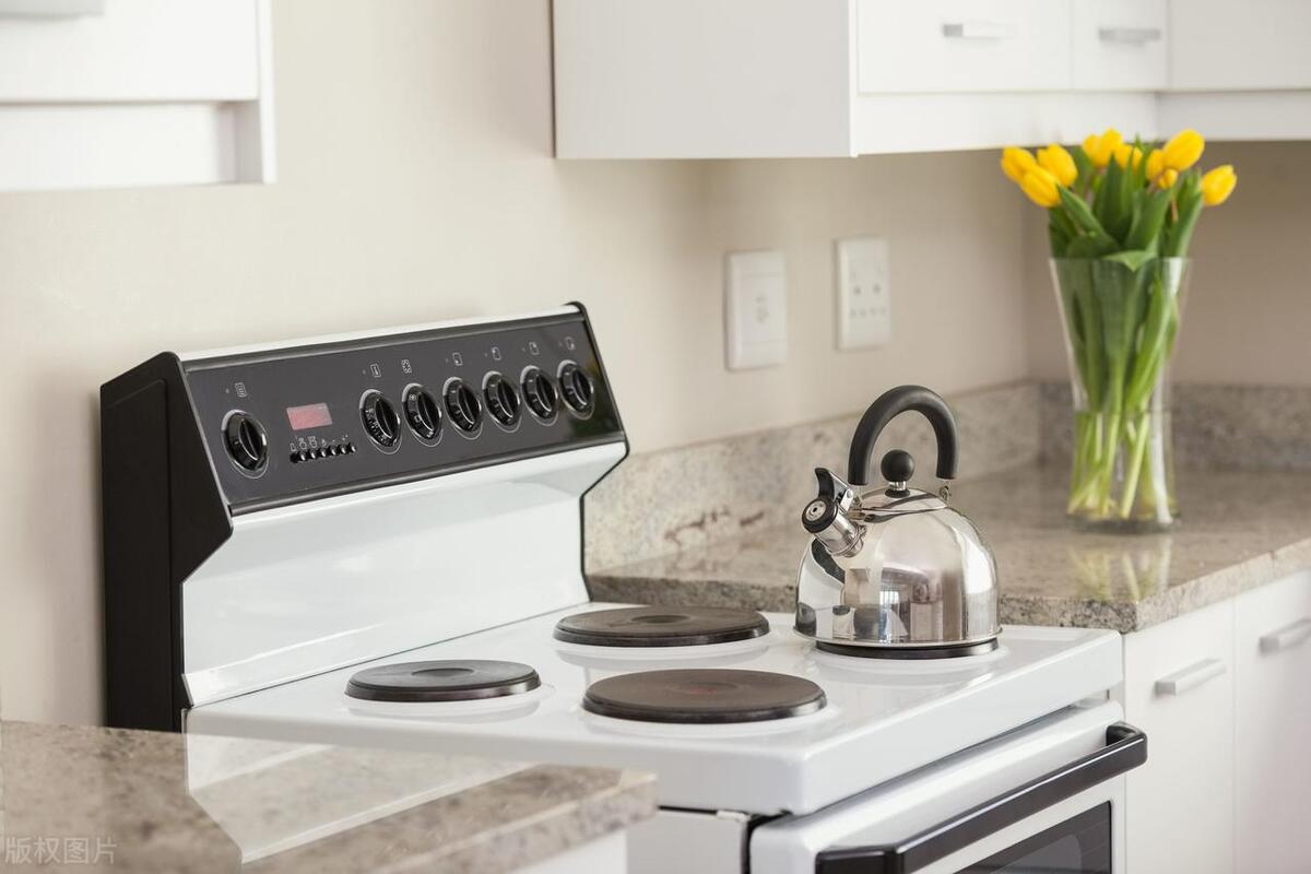 这杯果汁堪称「便秘终结者」，不妨适当多喝，喝完这杯，还有三杯