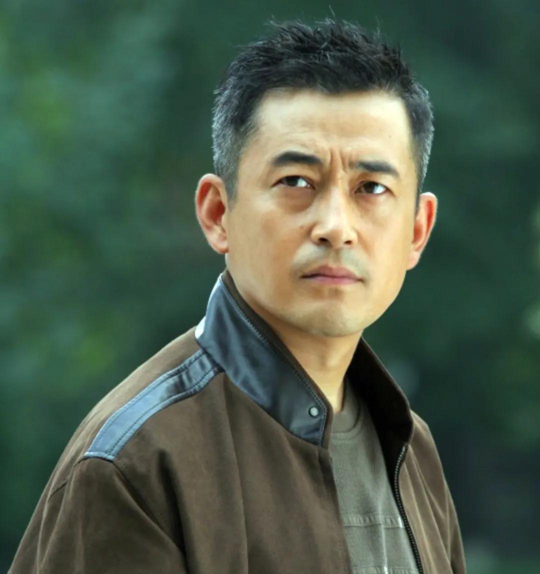 长得帅却总演反派的4位男星,演技被高估的四大男演员