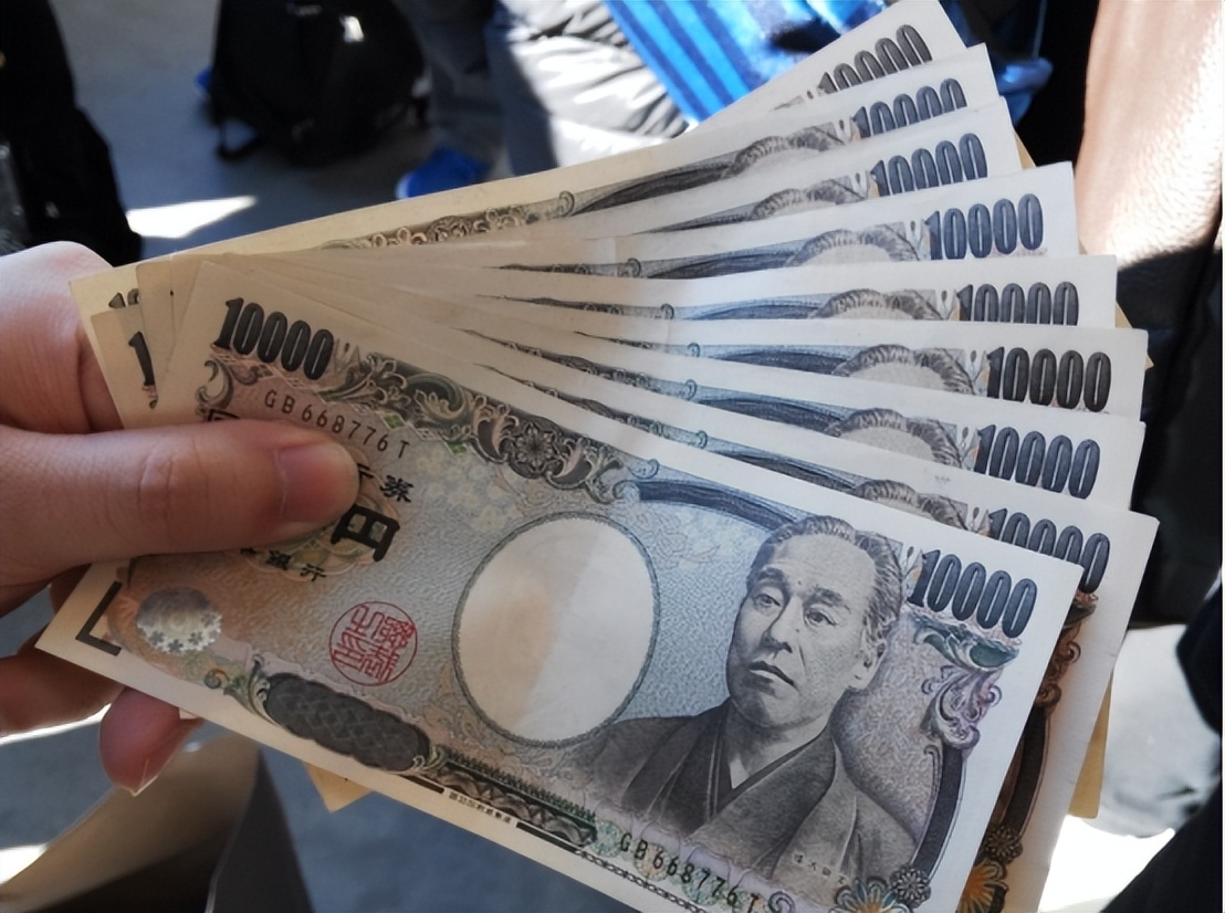 全球货币支付排名:美元涨至41.74％，欧元跌到32.64％，人民币呢