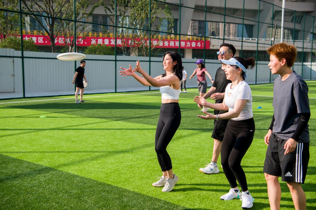 飞盘的“炙热”，热过申城的艳阳