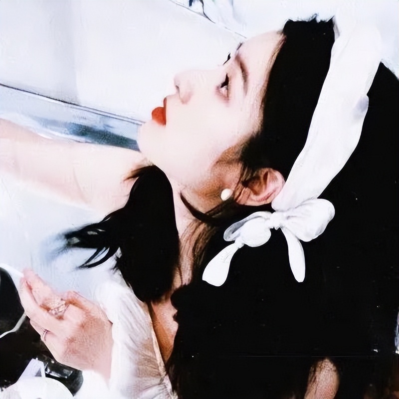 好看的精致头像女人味十足的,有艺术气息的头像唯美女