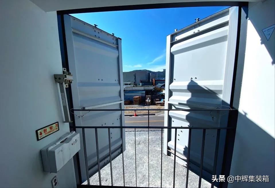 用集装箱打造的多功能咖啡馆设计,集装箱改造简约轻奢风咖啡厅