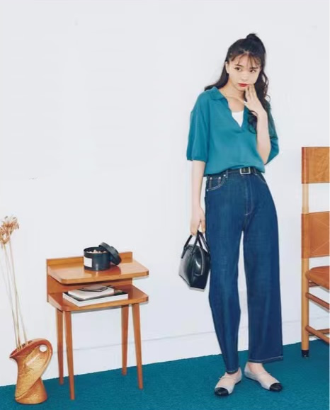 今夏流行牛仔裤搭配高跟凉鞋,一条牛仔裤解决今夏所有搭配