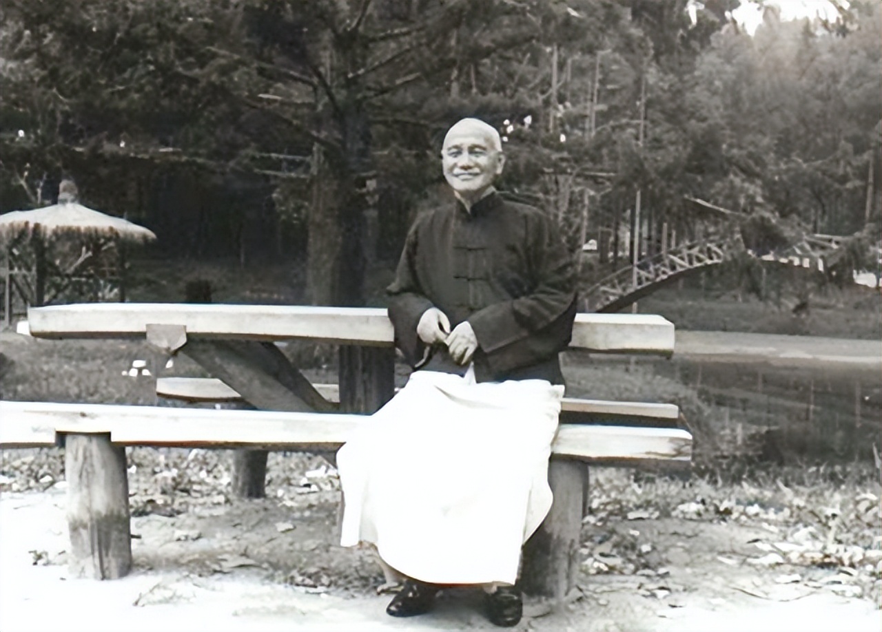 蒋介石孙子召开发布会，提出“两蒋”移灵大陆，2句话让世人唏嘘