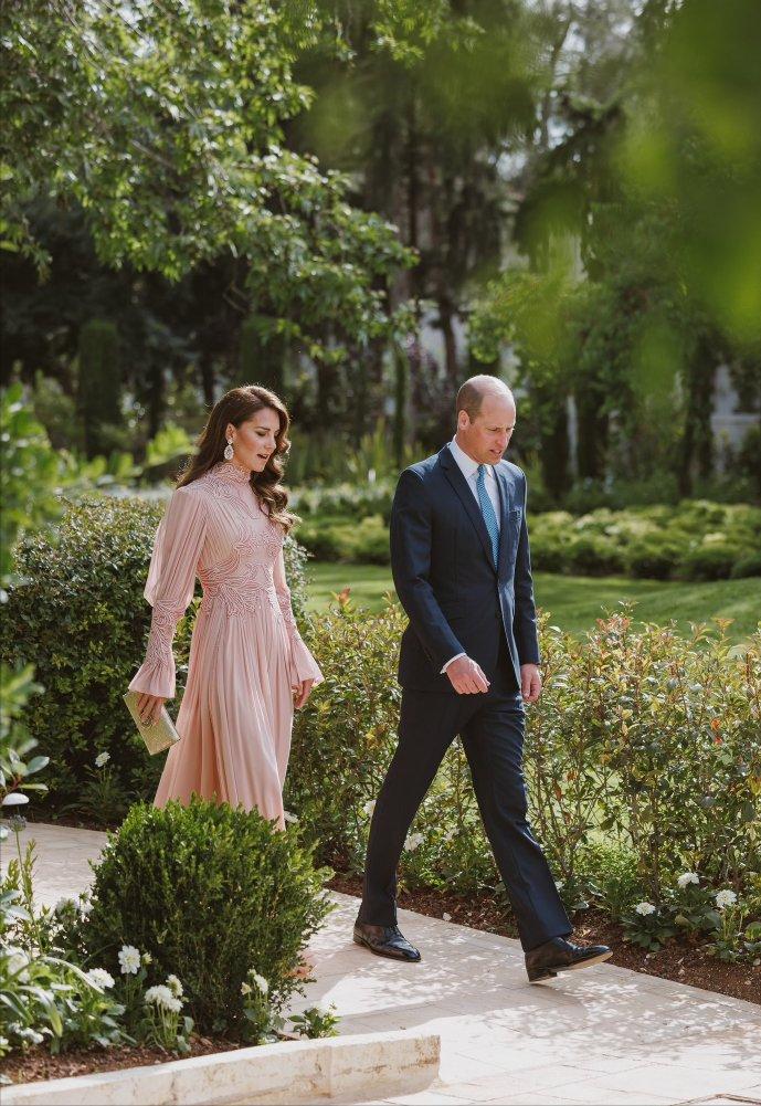 凯特王妃出席王室活动2017年,凯特出席约旦婚礼王冠