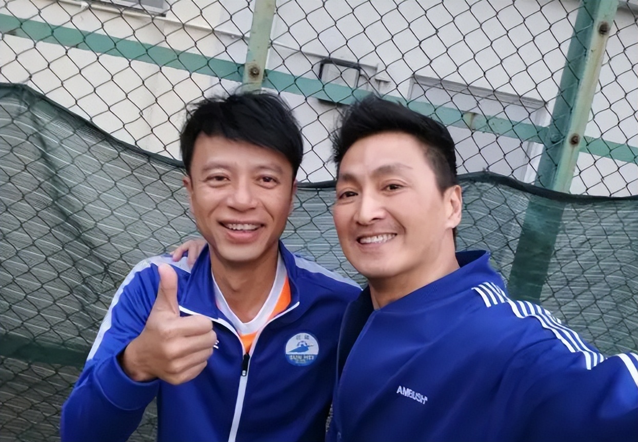 62岁何家劲有女儿吗,何家劲的一生年轻童年是怎么过的