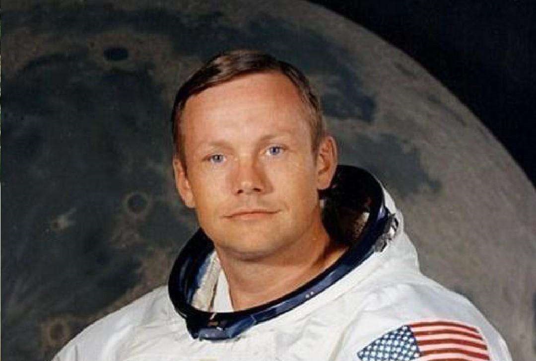 登月的宇航员在月球上看见了什么,美国登月到底在月球上留下了哪些