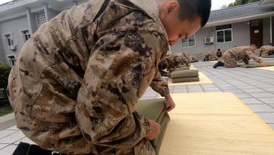 新兵如何熨军用被子,新兵豆腐块被子教程