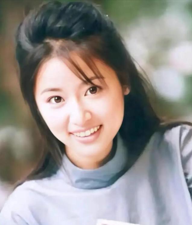 美人的脸却败在鼻子上？这9位女星鼻子好突兀，太可惜