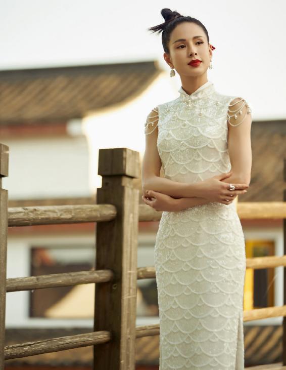 李若彤受伤,58岁李若彤晒出11年健身对比照