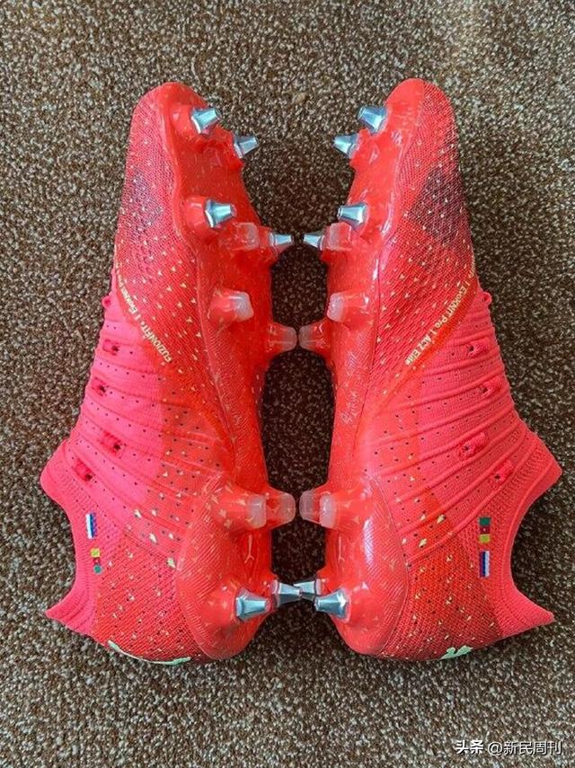 世界杯上，有人如此对待*旗国**？有人要求开除美国队