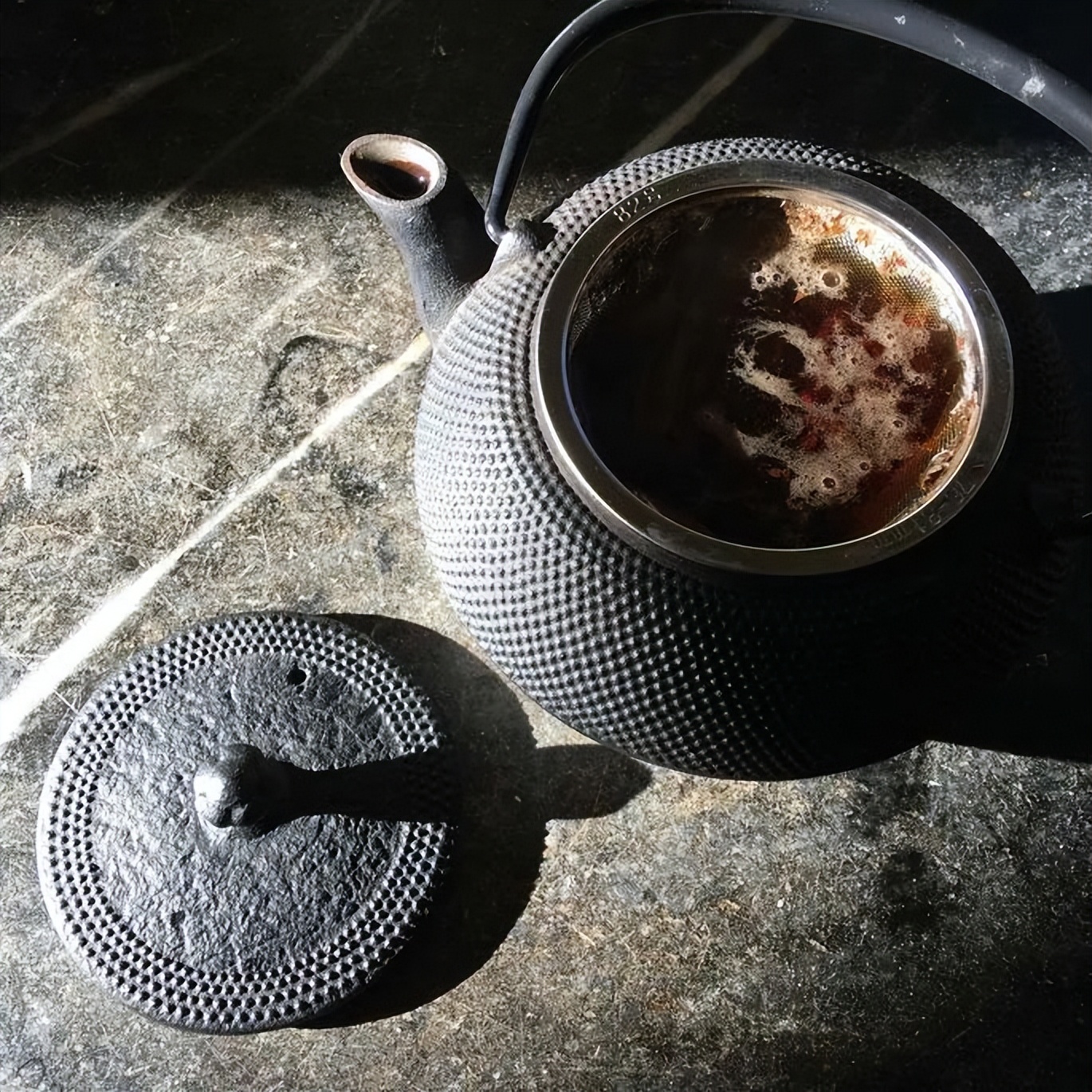 茶杯茶漏茶垢清洗妙招,去除杯子里茶锈脏污方法