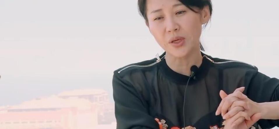 这一季“花少团”玩得越开心，网友就越心疼当年23岁的爽子