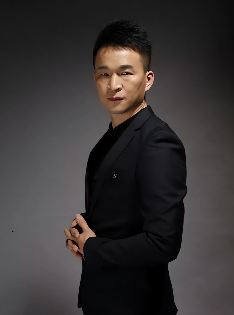 旭日阳刚2017年现状,旭日阳刚对汪峰什么看法