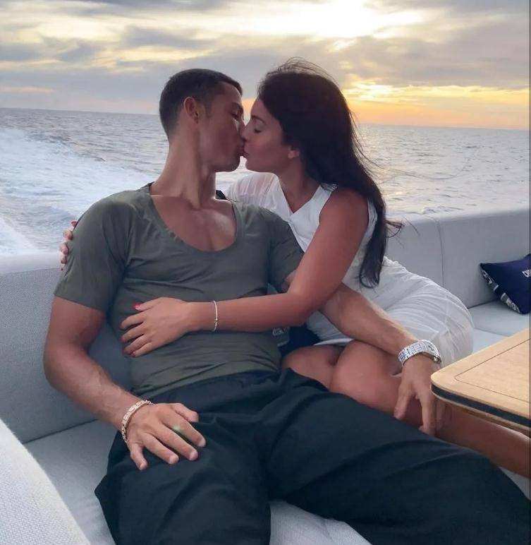 罗纳尔多c罗情史,c罗和他的12任女友们的故事