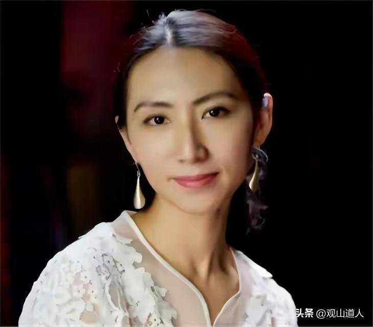 清华才女李一诺：18岁保送清华，四年生3个娃，替世界首富花钱