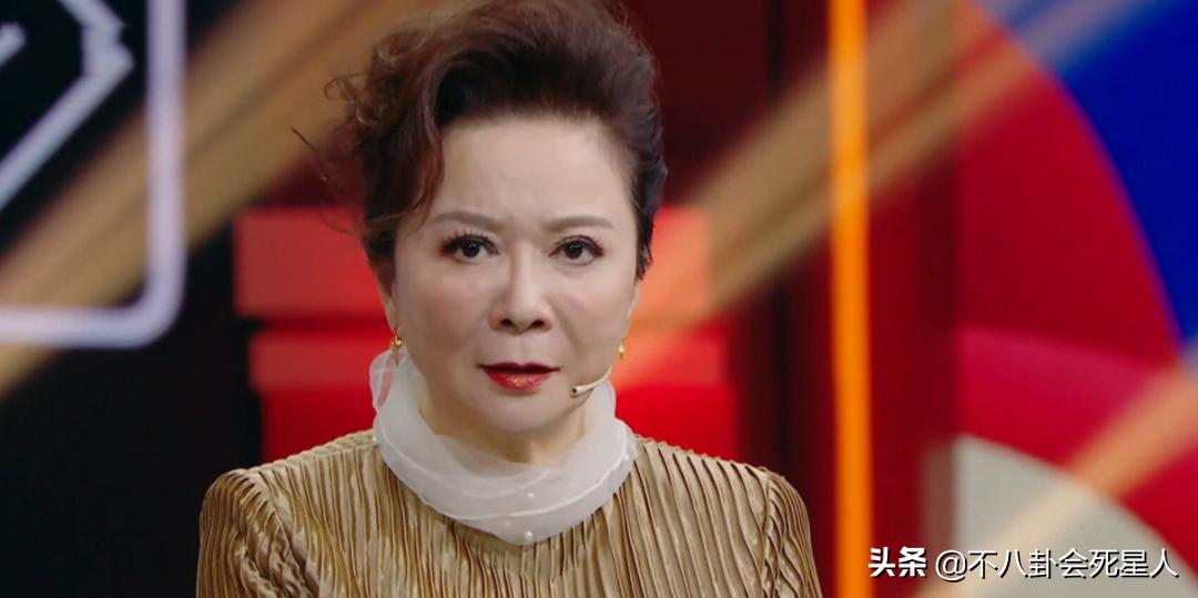 哪个女明星整容脸部变僵硬,整容脸vs自然脸的明星老去