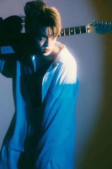 赞多“毕业”后首张超燃摇滚单曲《野》盛夏绚烂上线