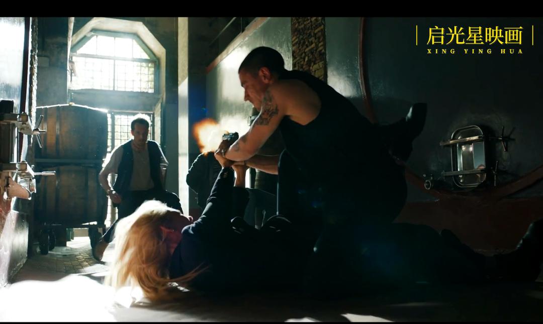 黑帮女老大成长史,黑帮女老大的传奇人生