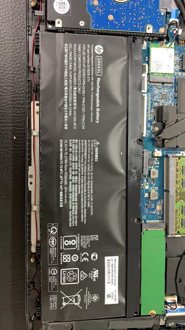 笔记本电脑插上电源闪一下黑屏,笔记本电脑插电就闪屏什么原因