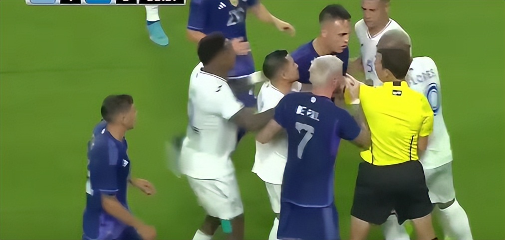 梅西捐款琼中女足,梅西慈善公益完整视频