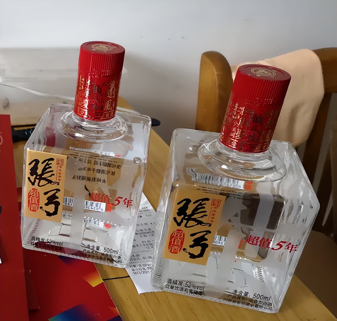 河南一老伯晒酒柜，竟因酒太便宜遭群嘲，行家：这明明是真懂酒