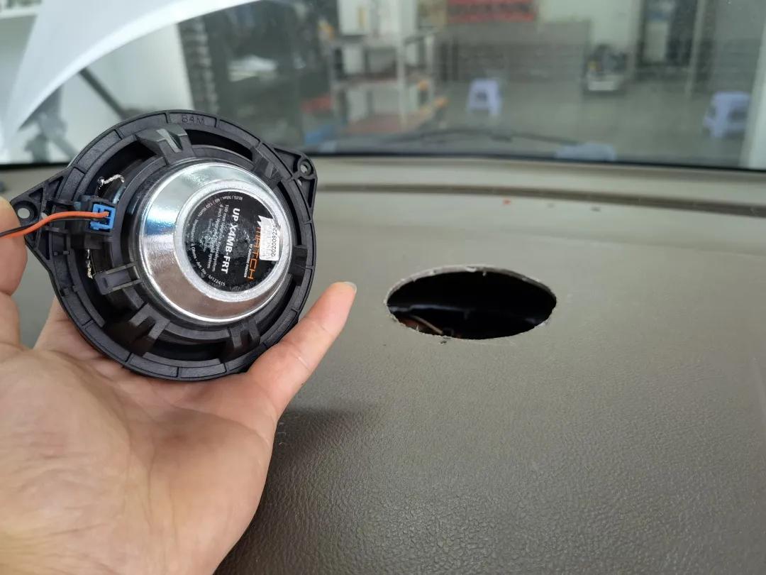 别克gl8舒适型加装解码一体机,别克gl8陆上公务舱音响升级