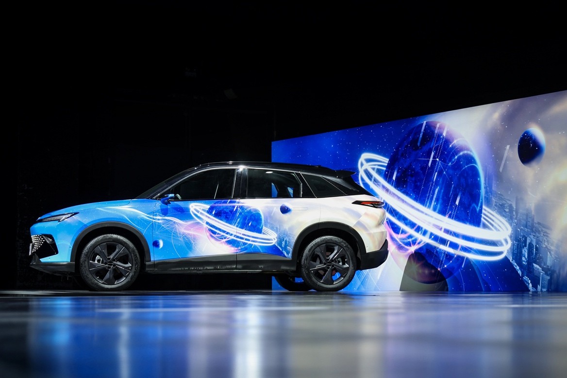 点燃社媒时代原初火种，魔方是一款社交SUV，也是新文化符号