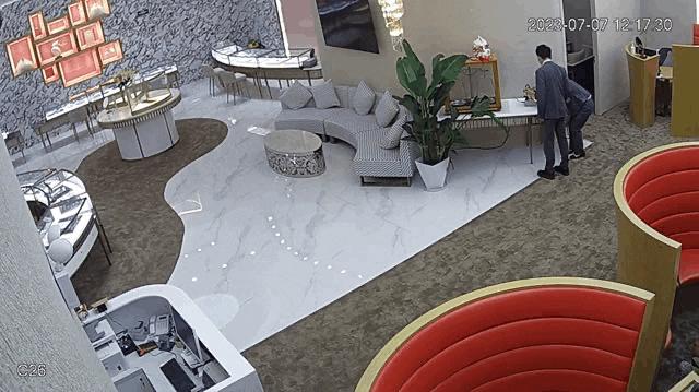 面对面调包价值343万元的裸钻！他究竟用了什么“戏法”？