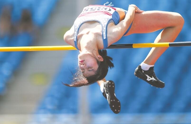 清华跳高女神刚回国即出战强势夺冠中国跳高花之春天或提前来到