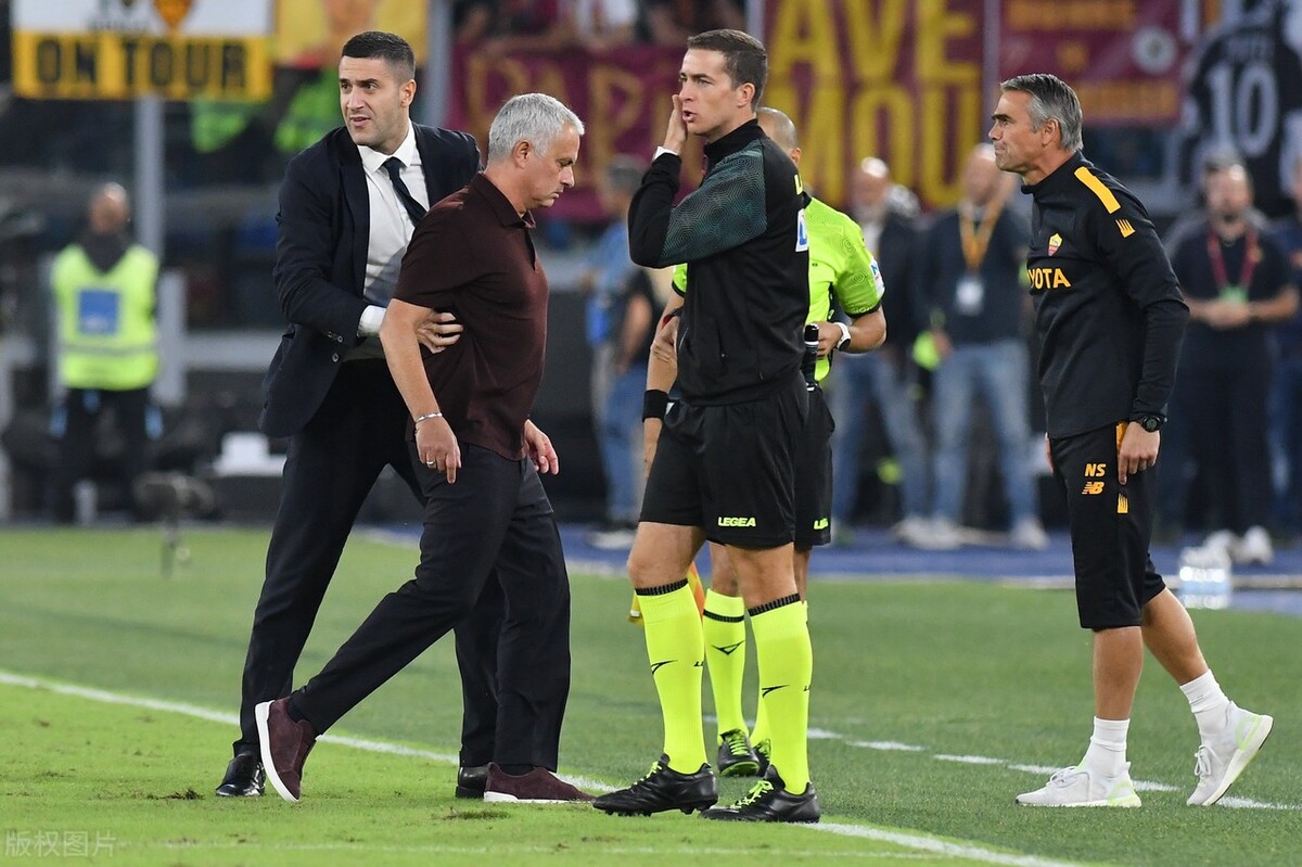 勒沃库森对阵罗马采访,勒沃库森角球误判